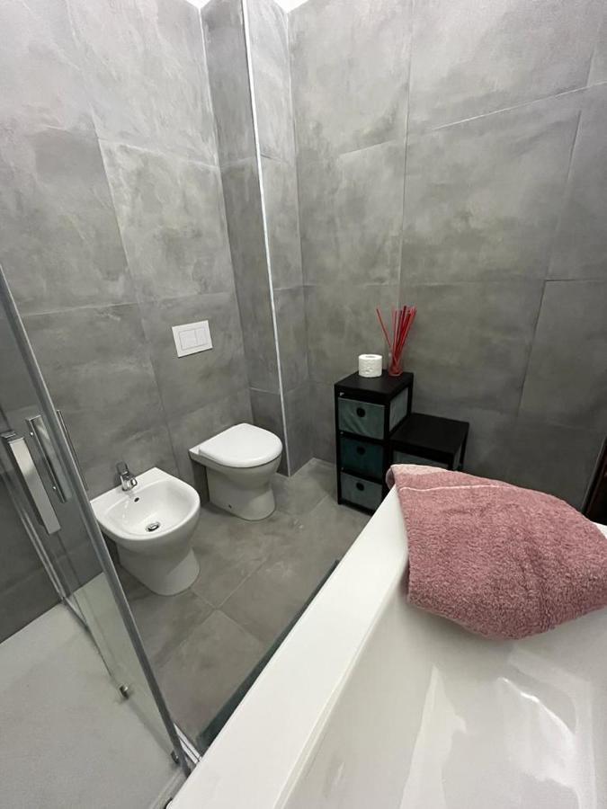 Appartamento Timeless Con Piscina E Tennis Valbrona Luaran gambar