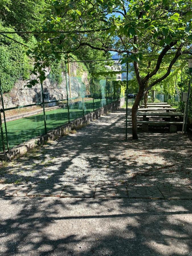 Appartamento Timeless Con Piscina E Tennis Valbrona Luaran gambar