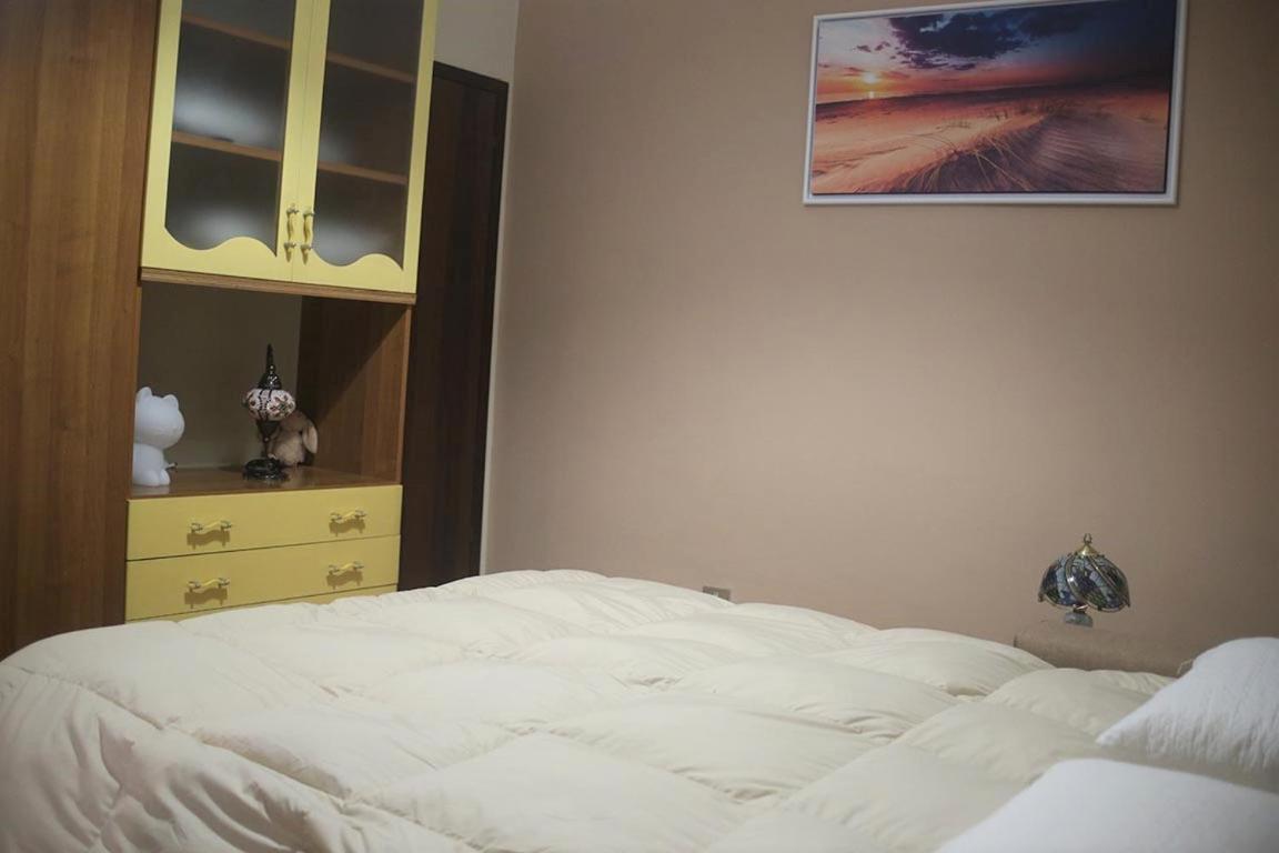 Appartamento Timeless Con Piscina E Tennis Valbrona Luaran gambar